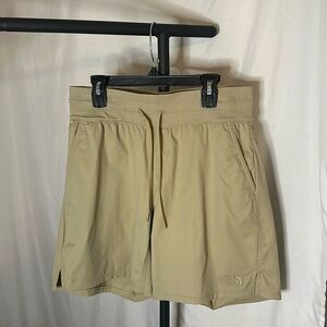 NWT NORTH FACE Aphrodite motion shorts‎ - twill beige